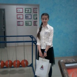 Школьница из Ингушетии заняла первое место на литературном конкурсе "Открытый космос"